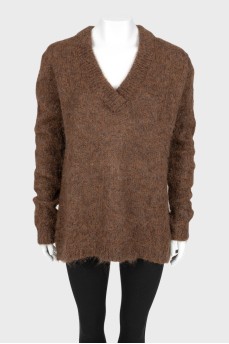 A woolen brown sweater