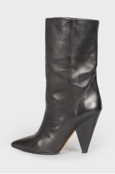 Cooked heeled boots