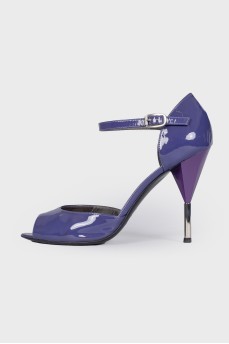 Varnished purple sandals