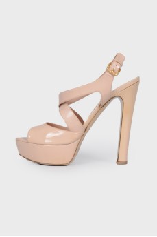 Beige patent leather sandals with heels