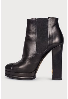 High -heeled leather boots