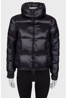 A quilted shortened down jacket