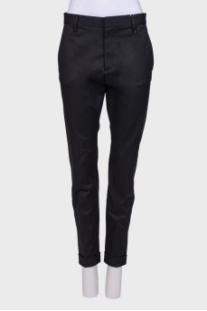 Classic trousers with tag