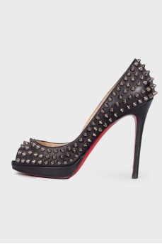 Studded leather shoes