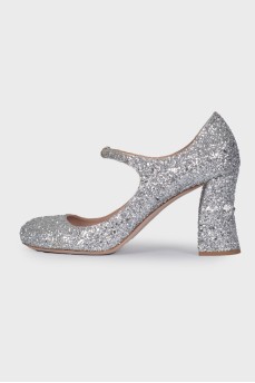 Silver shoes with rhinestones