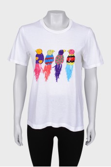 T-shirt with application of birds