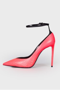 Pink heeled shoes with tag