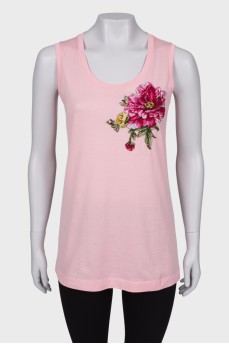 Pink T-shirt with embroidery, with a tag