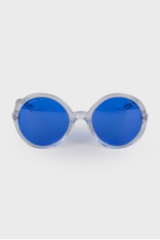 Sunglasses with blue lenses