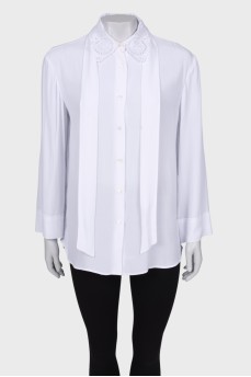 White blouse with openwork collar