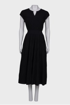 Black close-fitting dress