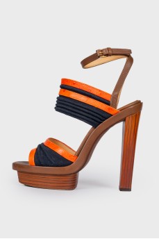 Leather sandals with orange inserts