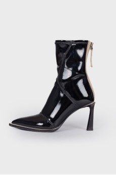 Lacquered ankle boots with heels