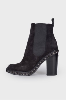 Suede ankle boots with inset sole