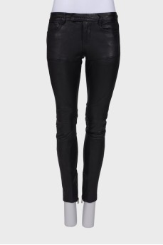 Leather trousers with zipper at the bottom