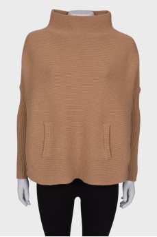 Sweater with front pocket