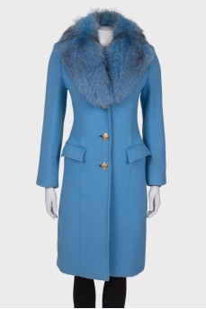 Coat with detachable fur