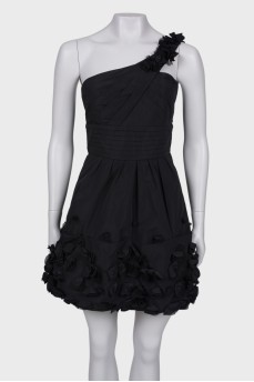 Black one-shoulder dress