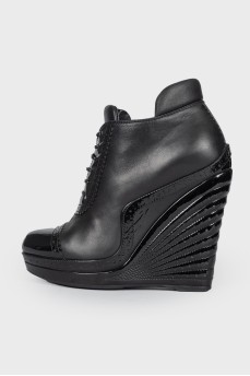 Leather ankle boots with patent inserts