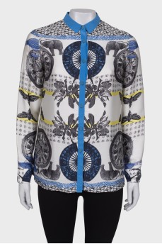 Blouse in abstract print