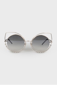 Sunglasses with rhinestones