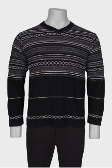 Men's sweater with a pattern