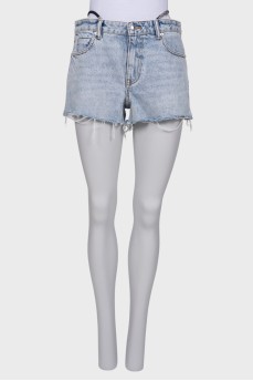 Shorts with straps on the hips, with a tag