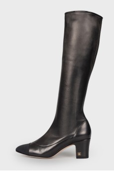 Combined black boots with heels