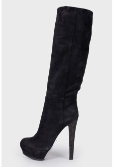 Suede boots with textured heel