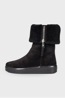 Padded suede boots
