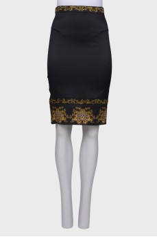Straight skirt with golden pattern