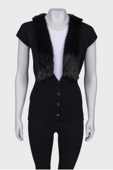 Black vest with fur
