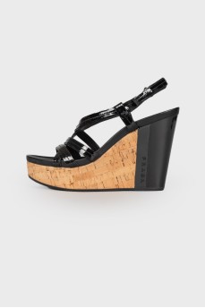 Lacquered wedge sandals