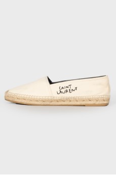Espadrilles with embroidered brand logo