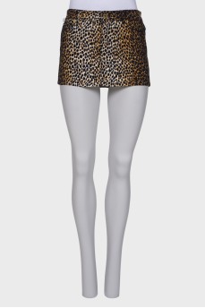 Miniskirt in leopard print