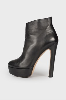High-heeled leather ankle boots