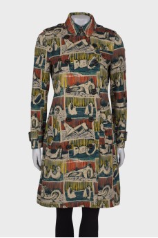 Double-breasted raincoat in print