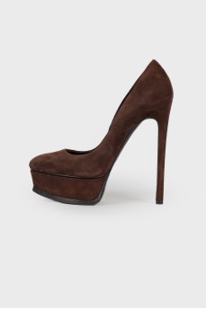 Suede brown heeled pumps