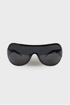 Black sunglasses with rhinestones