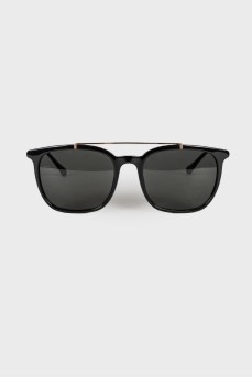 Men's sunglasses with gold-tone hardware
