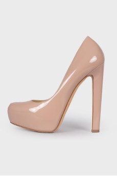 Patent high heel shoes