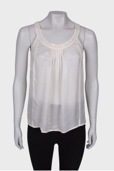 White pleated top