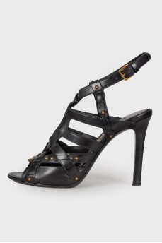 Leather sandals with gold hardware