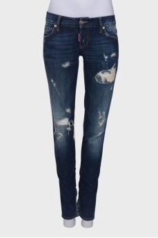 Ripped low-rise jeans