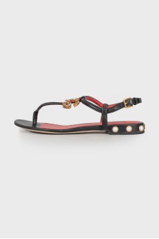 Leather sandals with pearls