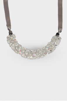 Knitted necklace with rhinestones