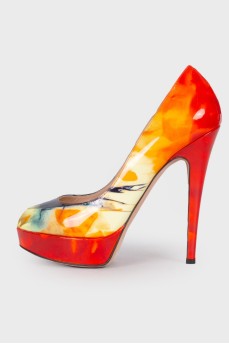 Abstract print shoes