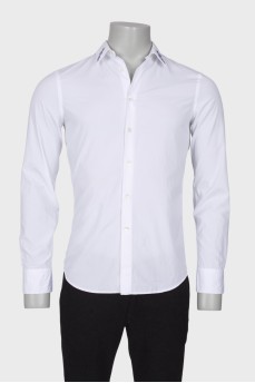 Men's shirt with embroidery on the collar