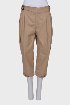 Cropped trousers with tag