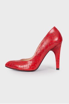Red snakeskin embossed shoes